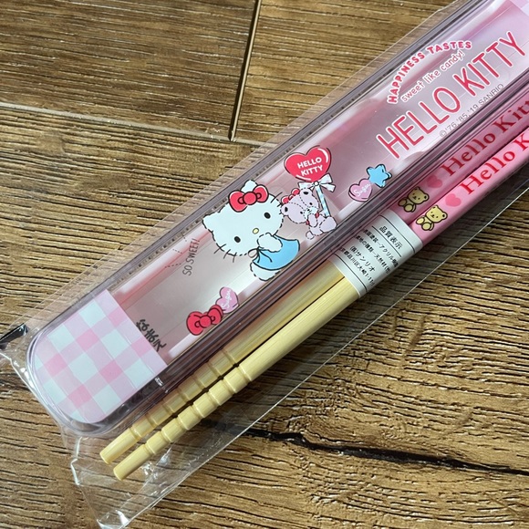 HELLO KITTY-Imported (NWT) Chopsticks with Case - Picture 8 of 11